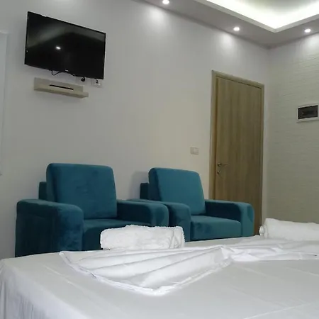 Hotel Arsenal 3*